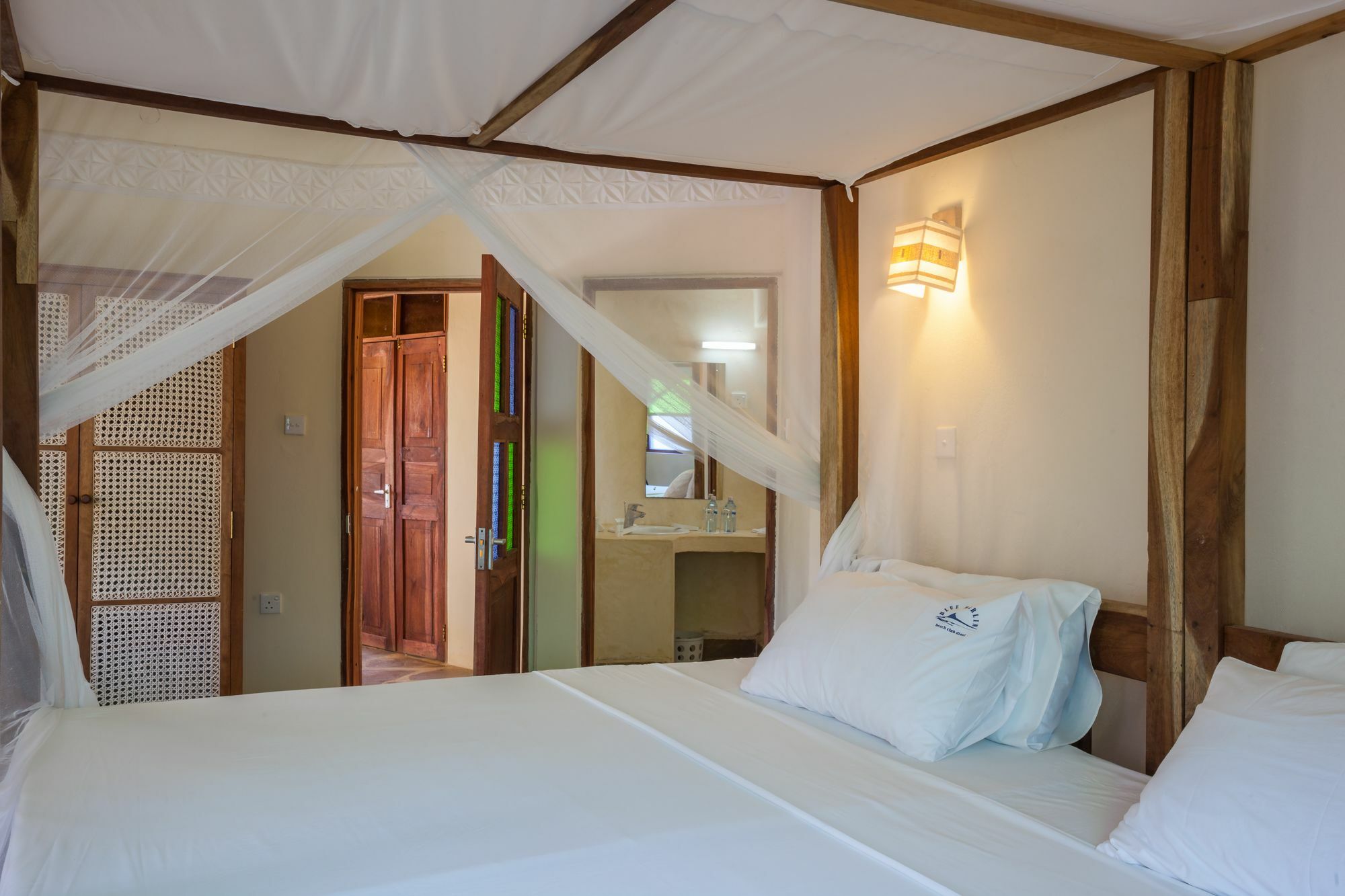 Blue Marlin Beach Hotel Diani Beach Zewnętrze zdjęcie