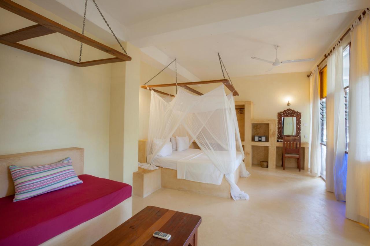 Blue Marlin Beach Hotel Diani Beach Zewnętrze zdjęcie